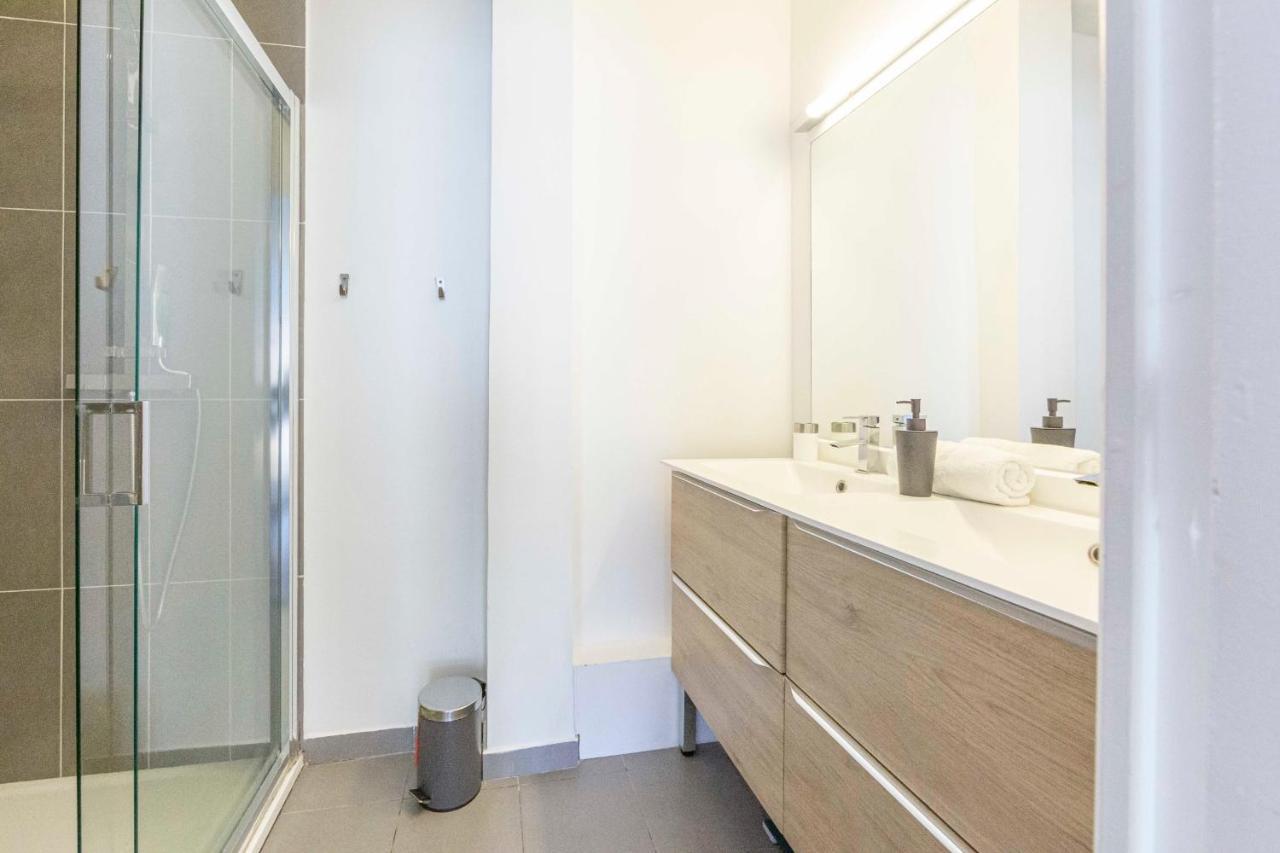 Modern Apartment 2 Bedrooms Quiet Terrace In A Palm Beach Area, 30 Meters From Seaside Cannes Esterno foto